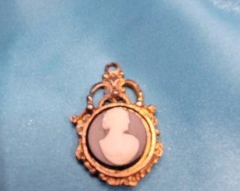 Cameo Pendant