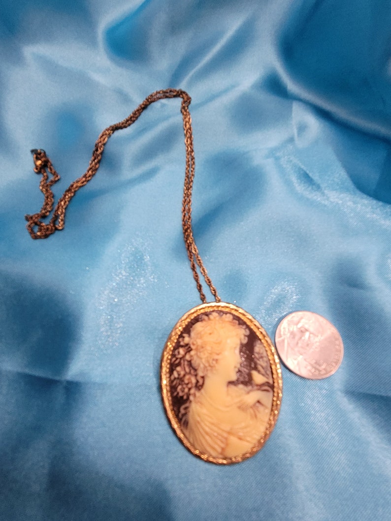 Cameo Necklace image 2