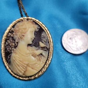 Cameo Necklace image 1