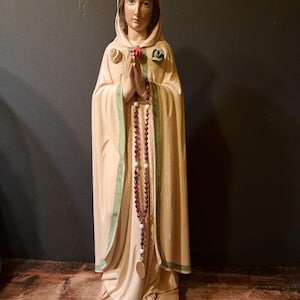 Vintage 1987 Italia Madonna Maria Rosa Mystica en Madera Altura 47,5 cm pulgadas 18,3 Del Monasterio Bélgica que está cerrado Capilla Altar HeiligBeeld
