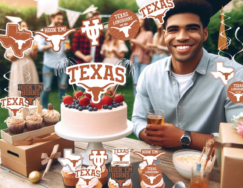 Peut inclure: Une table de f&ecirc;te de graduation avec un g&acirc;teau rose d&eacute;cor&eacute; de fraises et de myrtilles, entour&eacute; de cupcakes et de diverses d&eacute;corations sur le th&egrave;me des Texas Longhorns. Les d&eacute;corations comprennent une d&eacute;coupe en forme du Texas, une d&eacute;coupe de t&ecirc;te de Longhorn et une banni&egrave;re qui dit "Hook 'em Horns".