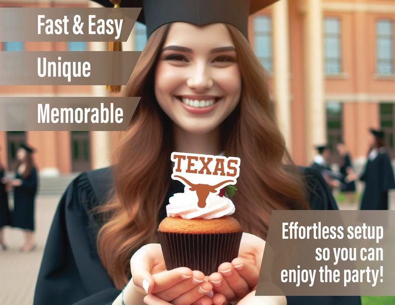 Peut inclure: Un cupcake avec un gla&ccedil;age rose et un d&eacute;cor sur le th&egrave;me des Texas Longhorns. Le cupcake est tenu par une personne portant une toque et une robe de dipl&ocirc;m&eacute;. Le texte "TEXAS" est sur le d&eacute;cor. Le texte "Effortless setup so you can enjoy the party!" est dans le coin inf&eacute;rieur droit de l'image.