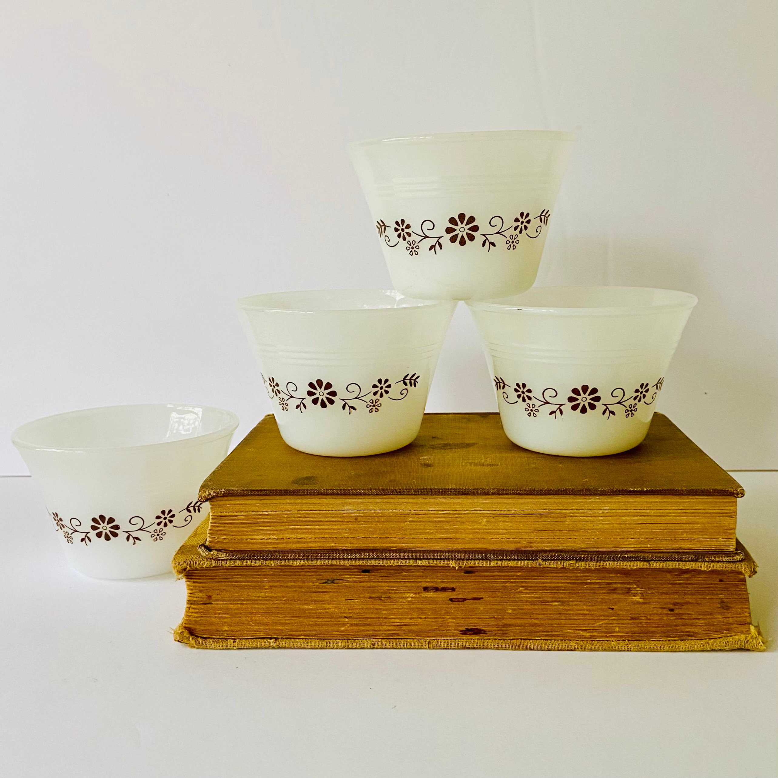 Yedio 6 oz Porcelain Square Bowl, Square Ramekins for Pudding and Snacks,  Porcelain Dip Bowls, Small Serving Bowls for Dip Sauce and Baking, Oven