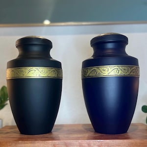 Leaves Metallic Finish Large Adult Cremation Urn for Human Ashes — With Velvet Bag