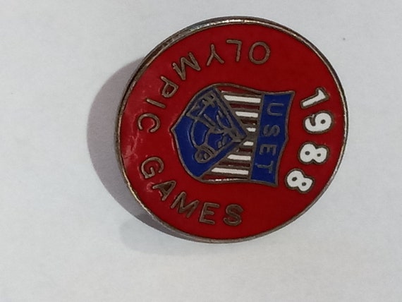 Vintage 1988 Equestrian Olympic Games Pin Lapel T… - image 1