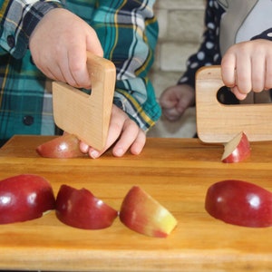 Safe Wooden Knife for Kids, Children&#39;s Montessori Knife, Toddler Vegetable and Fruit Cutter, Maple Wood Chopper, Great Gift for Kids