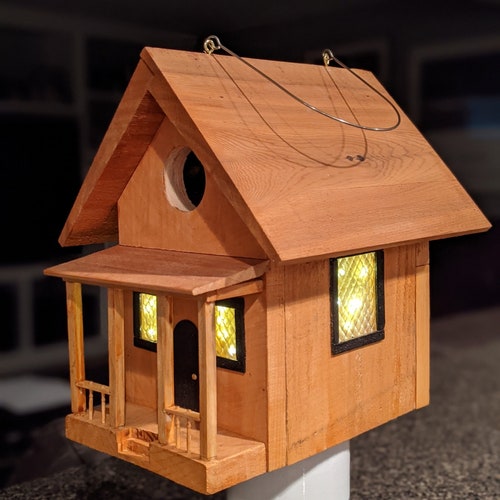 Solar-Powered Lighted Birdhouse good