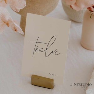 Modèle de carte de numéro de Table de mariage minimal Script moderne Modifiable simple numéro de table minimaliste signalisation Décoration de table de mariage élégante ISLA