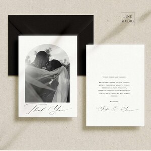 Modelo de cartão de agradecimento minimalista com foto de casamento editável e moderno arco script de noivado nota de agradecimento personalizada com foto de casamento para impressão