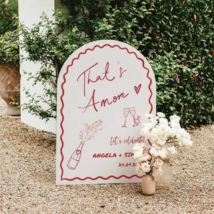 Das ist Amore Arch Verlobungsfeier Willkommensschild Vorlage Handgezeichnet Champagner Party Dekor Der Tag vor dem Paar Dusche Italienisch Themed Wellig