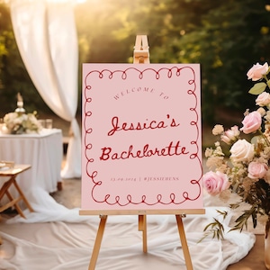 Hand gezeichnete Henne Willkommen Schild Vorlage Squiggle Border Junggesellinnenabschied Dekoration Handschrift Einzigartige Hens Party Poster Hen Do Signage