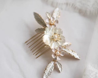Simple Gold Wedding Hair Comb White Flowers with silver leaf, Small Gold Floral Wedding Hair Comb, Bridal Hair Comb, blush flowers