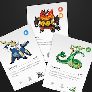 Könnte beinhalten: Drei weiße rechteckige Sammelkarten mit Pixel-Art-Illustrationen von Pokemon-Charakteren. Die Karten zeigen Emboar, Samurott und Serperior mit ihren jeweiligen Elementarsymbolen, Namen, Pokedex-Nummern und beschreibenden Texten.