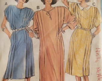 Sewing Pattern Women, Burda 6582, 1990s,  Sz 8-18, Dress with dolman sleeves and pleates.