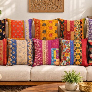 Indischer handgefertigter Patchwork-Kissenbezug aus Kantha-Baumwolle, Vintage-Kissenbezug, farbenfroher Boho-Sofakissenbezug aus recyceltem Kantha, Heimdekoration