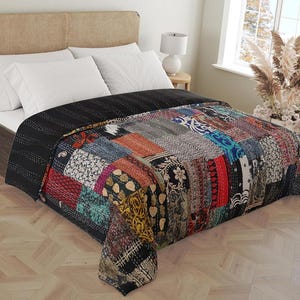 Handgjort vändbart Kantha-filt i siden, lapptäcke i vintagestil