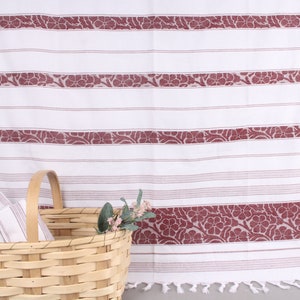 Asciugamano confezione regalo personalizzata, asciugamano addio al nubilato, asciugamano bordeaux, asciugamano margherita, asciugamano fantasia, asciugamano floreale, telo mare sposa 40x71 pollici, telo mare sposa,