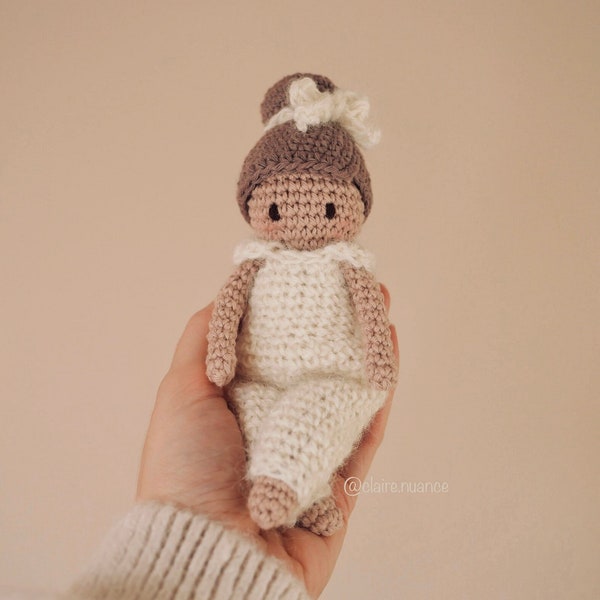 Patron amigurumi Mini Poupée d’Amour au crochet de Claire Nuance tutoriel PDF à télécharger en français création pour maison de poupées