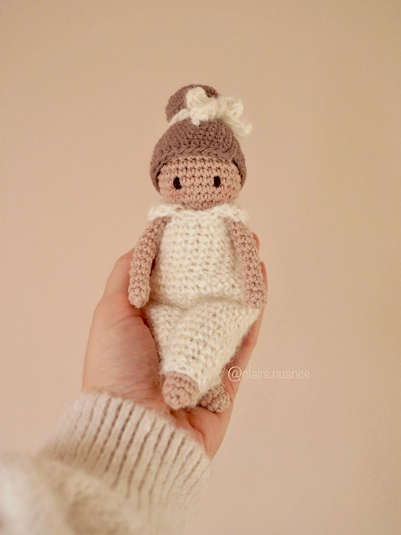 Patron amigurumi Mini Poupée dAmour au crochet de Claire Nuance tutoriel PDF à télécharger en français création pour maison de poupées image 8