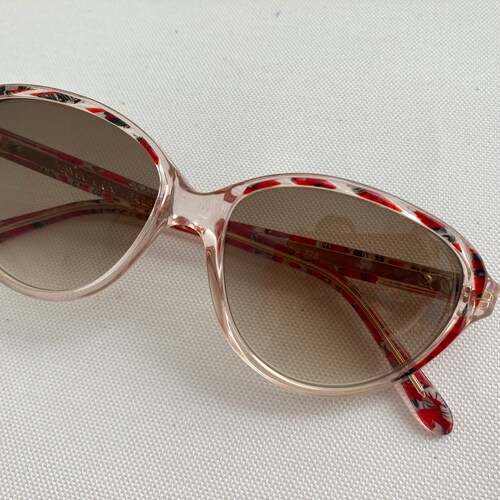 Original Yves Saint Laurent sunglass from the shops 80s