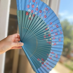 Elegant Vintage Spanish Hand Fan -Collectible Gift-Fan for Events
