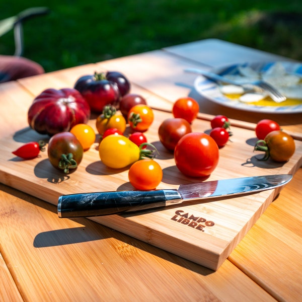 Campo Libre.® BRAD, Handgemachtes Schneidebrett mit raffinierter Saftrille, in zwei Größen erhältlich, ideal als Frühstücksbrett