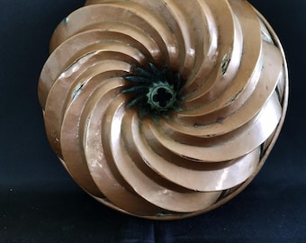 Zeer oude Kouglof-cakevorm, eind 18e/begin 18e eeuw, gemaakt van koper.