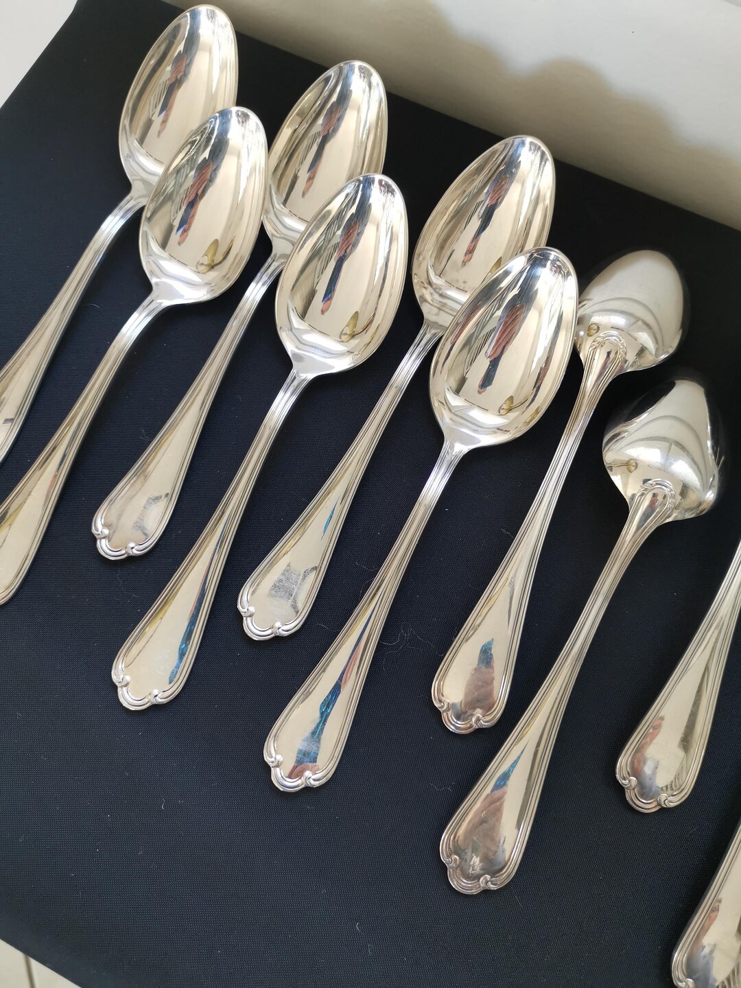 12 Grandes Cuillères à Soupe Guildart – Métal Argenté – Occasion – Lot