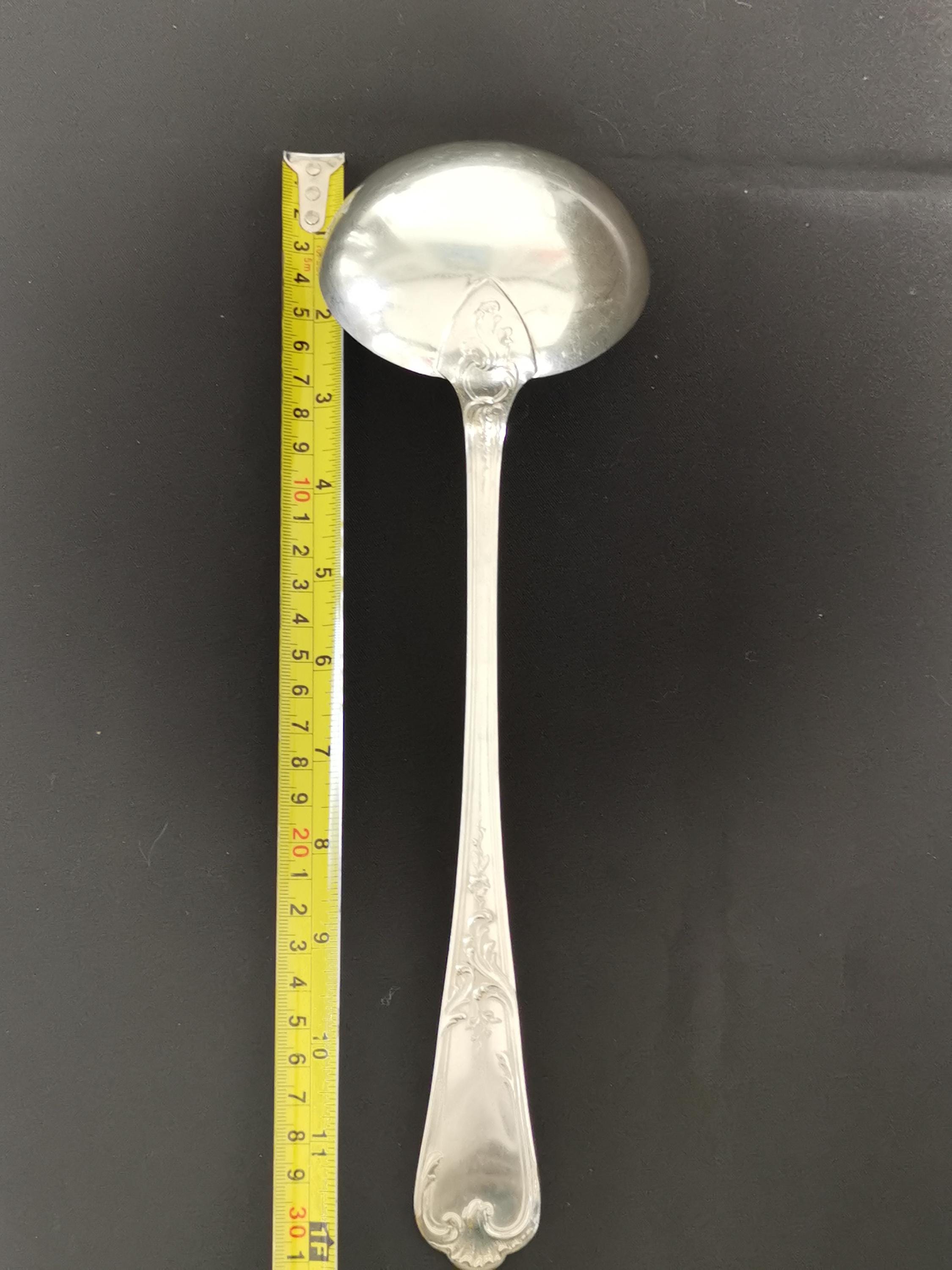 ERCUIS POMPADOUR, STYLE Louis XV, 12 couverts de table, 24 pièces métal