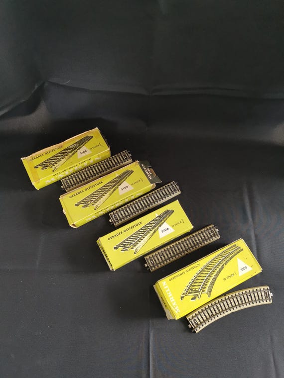 Marklin 8530 Z Scale Curved Track, 8-11/16-Inch - Crazy Model Trains