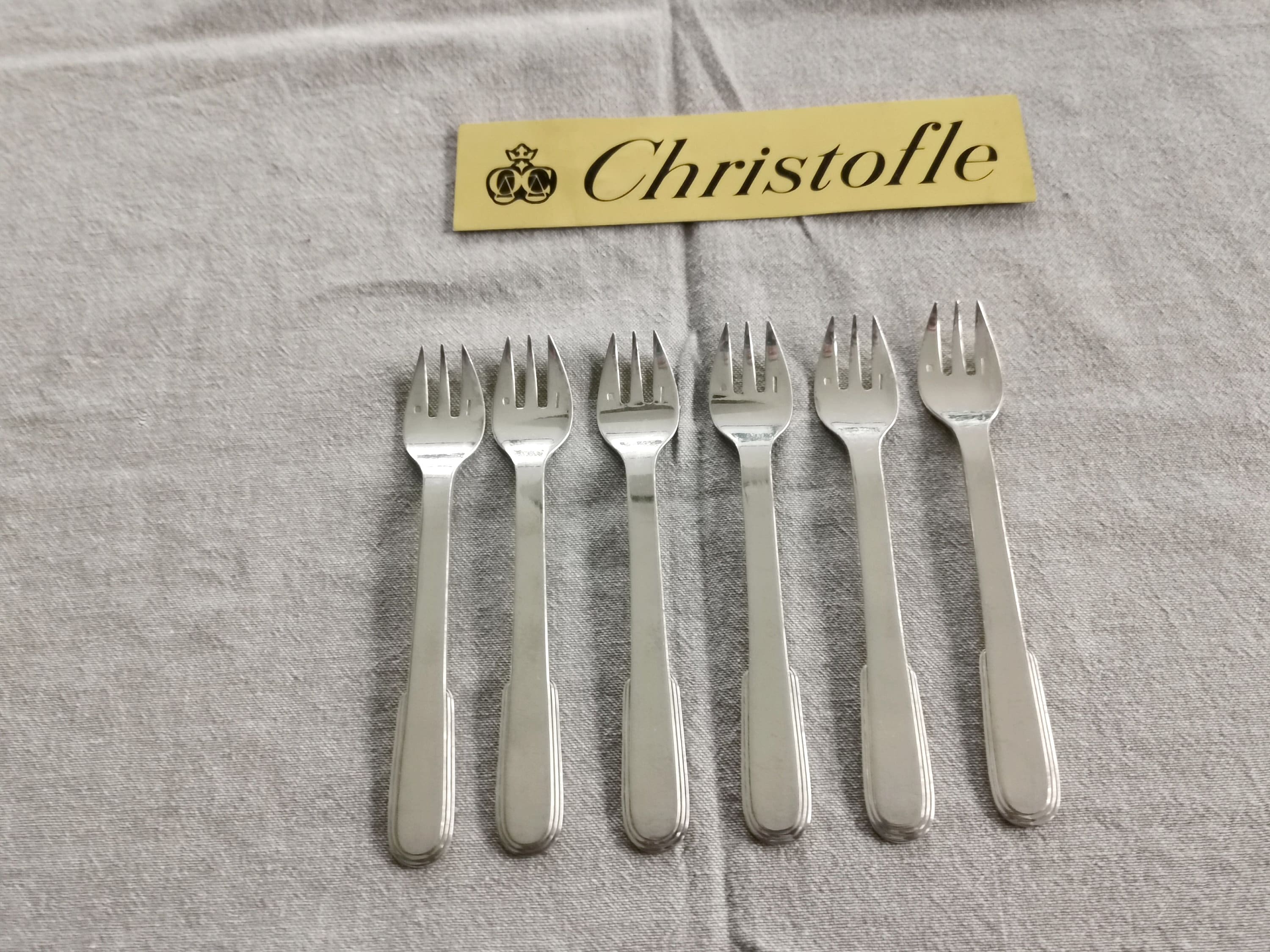 Sold at Auction: CHRISTOFLE - SET DI 6 FORCHETTE DA DOLCE