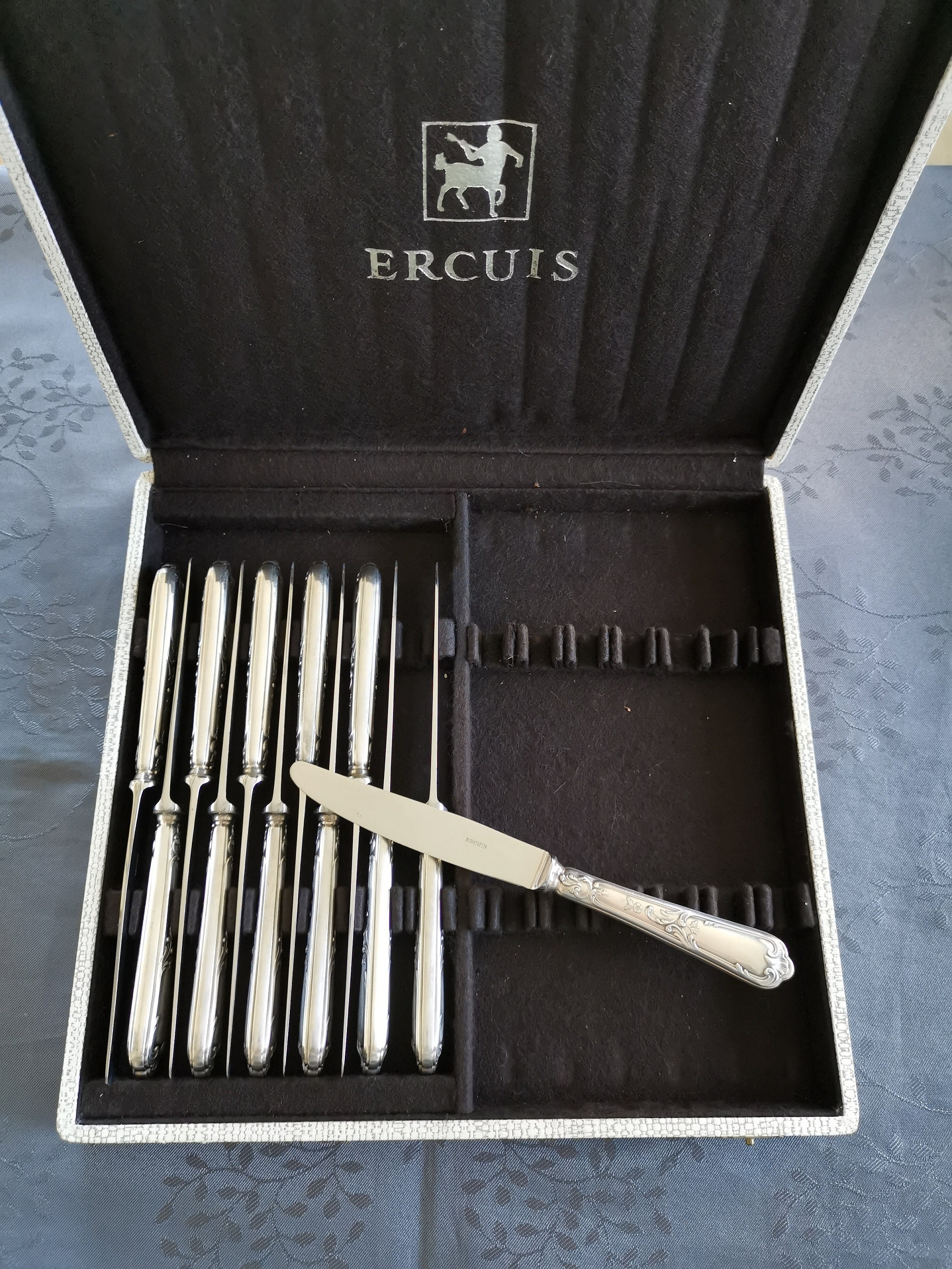 Ercuis Dubarry, du Barry, 12 couteaux entremets, dessert, fromage, métal argenté