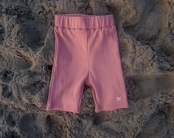 Shorts de ciclista de algodón de tiro alto: ropa de yoga acanalada para mujer