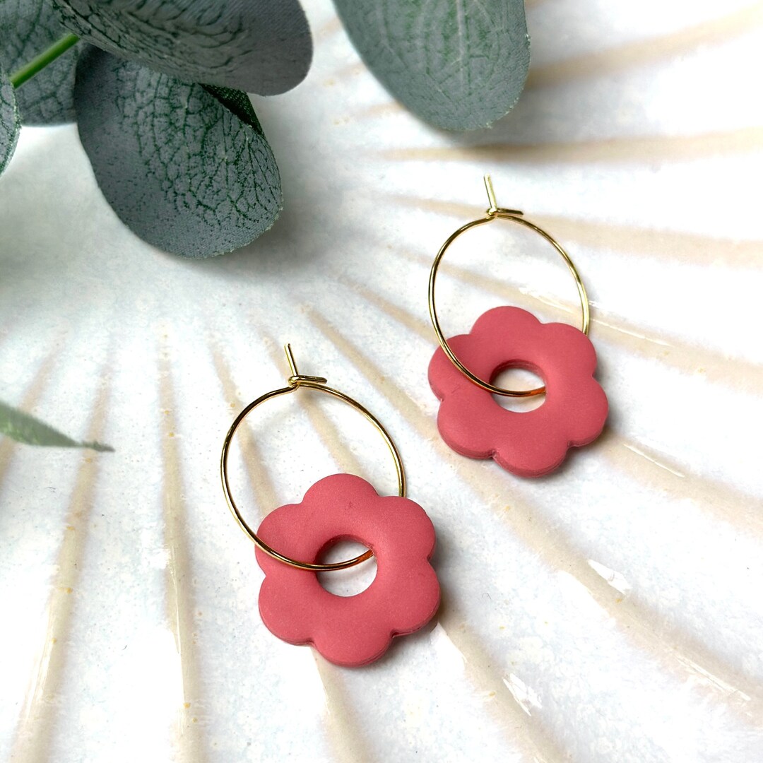 FLOWER CLUSTER HOOP EARRINGS - GOLD main image 1