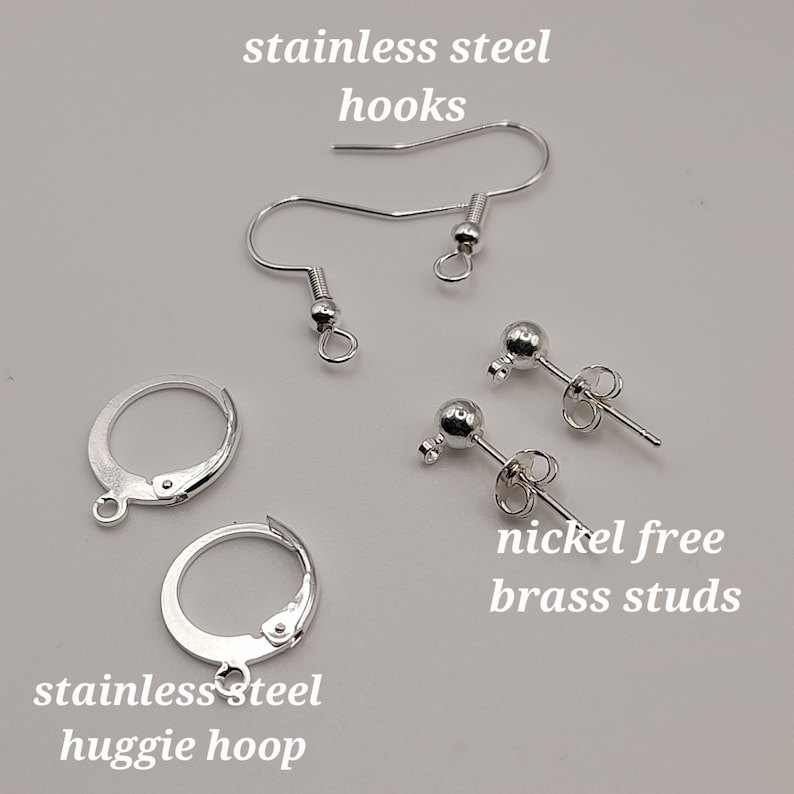 This image shows the variety of earring settings that can be chosen to make the earrings.