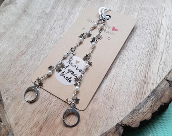 Pendientes de tapón para los oídos con perlas y estrellas - cadena con clip para sujetar los tapones de los oídos con cuentas envueltas en alambre