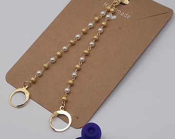 パールとゴールドビーズのループ耳栓イヤリング - ゴールドチェーン耳栓ホルダーアクセサリー - 機能的なギグフェスティバルジュエリー - ループの紛失を防ぎます -