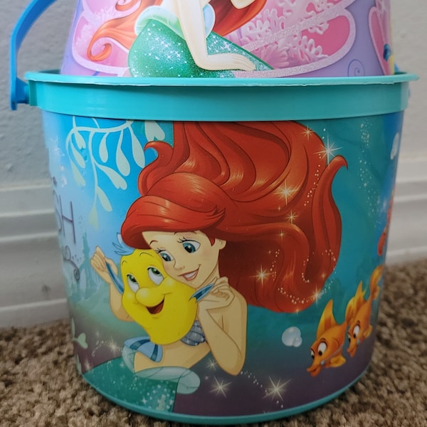 Favor Containers Little Mermaid with Tiara, crayons and Surprises By Broward Toys