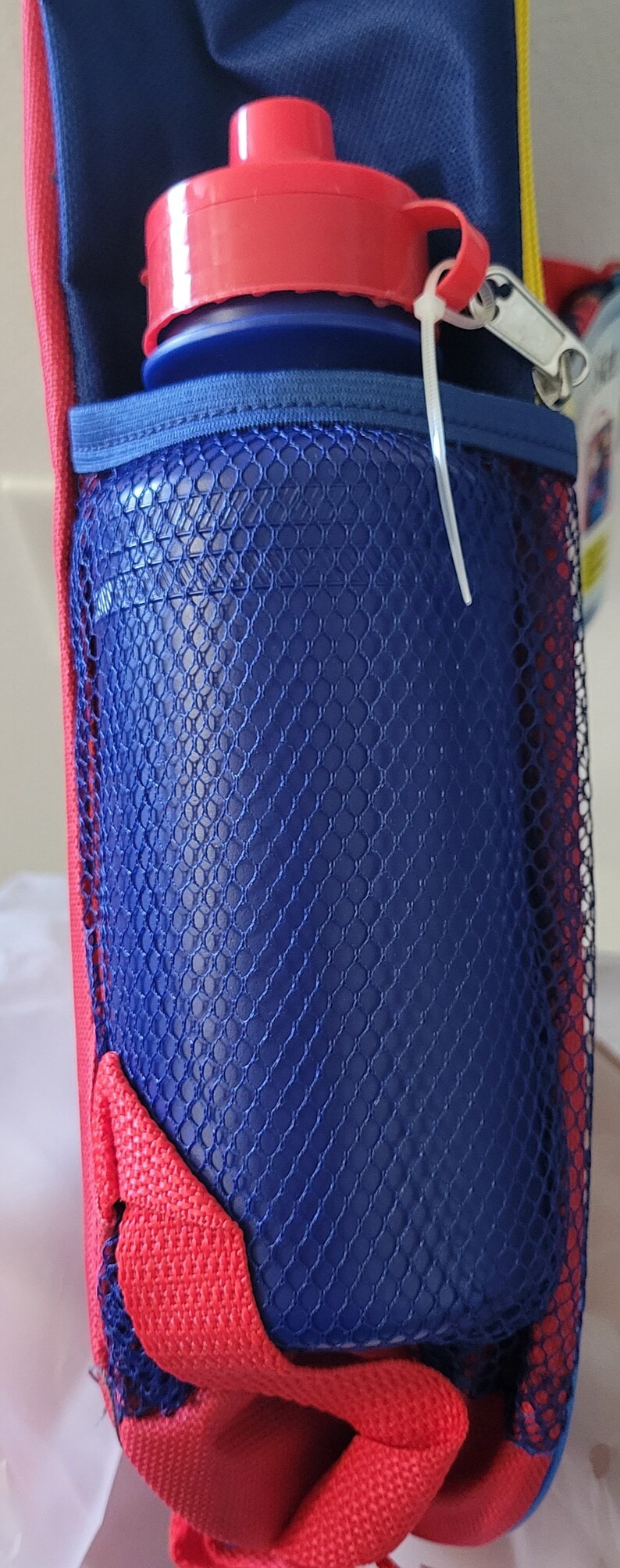 Micky Maus 5-teiliges Schulset: 16-Zoll-Rucksack, Lunchbag, Wasserflasche & Buntstifte Bild 3