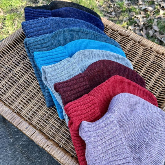 Handmade and dyed 100% alpaca beanie Made by Minga | Baby Alpaca Solid Beanie | Handmade main image 4