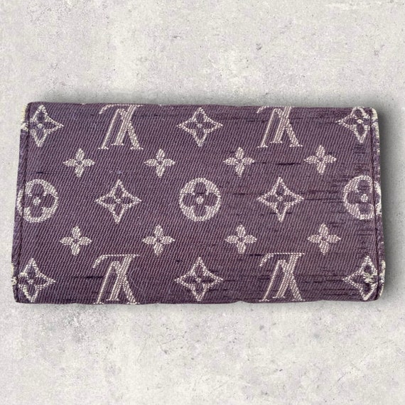 Vintage Louis-Vuitton Wallet