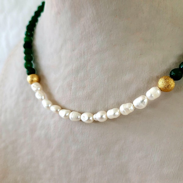 Necklace Ras de Cou, Freshwater Pearls, Green Glass Pearls