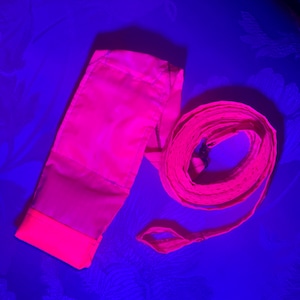UV-Reaktiver Neon Pinker &#39;Flamingo&#39; Silk Dart / Cobra Dart (Übungsseil Dart)