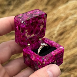 Flower proposal ring box, engagement floral ring case, epoxy wedding ring case, unique proposal box, engraved burgundy ring box