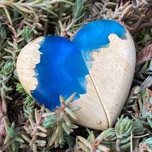 Proposal blue heart ring box, ring box nature, custom jewelry box, groom ring box, engagement ring box, blue ring bearer, epoxy ring box