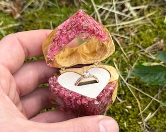 Epoxy heart ring box, ring case with real flowers, bright pink flower box, heart shaped box, summer proposal box, peachy pink ring holder