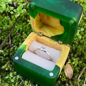 Dark green proposal ring box, epoxy single ring case, engraved ring case, custom ring box, engagement ring box, special ring storage