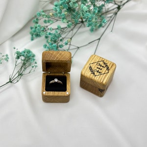 Scatola per anello in legno personalizzata, scatola per anello incisa, scatola per gioielli in legno, scatola per portatore dell'anello, scatola per anello di fidanzamento, scatola per anello singolo, regalo per San Valentino