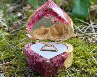 Pink epoxy heart proposal ring box, ring case wild flower, bright pink flower box, heart shaped box, engagement ring box