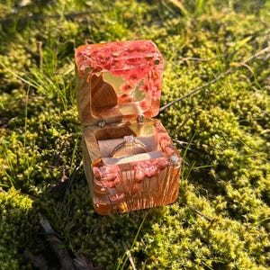 Elegante caja floral rosa melocotón, caja para anillo de compromiso, caja para anillo de propuesta, elegante estuche color melocotón, caja para anillo con flores de primavera, soporte para anillo personalizado